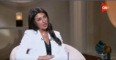 رنا أبو الريش: السوشيال ميديا أصبحت أداة قاسية للهجوم على الفنانين بلا رحمة