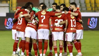 مصير الأهلي بيد الزمالك وبيراميدز.. ماذا يحتاج للفوز بالدوري؟