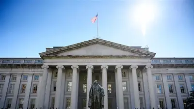 الخزانة الأمريكية تهدد بفرض عقوبات على أي جهة تدفع أموالا لإيران لعبور مضيق هرمز