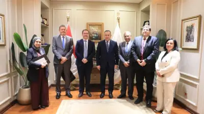 وزير التعليم العالي يستعرض استراتيجية تحويل مصر لمركز إقليمي للتعليم