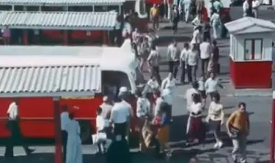 كيف كانت الحياة في شوارع القاهرة نهاية السبعينيات؟ فيديو نادر