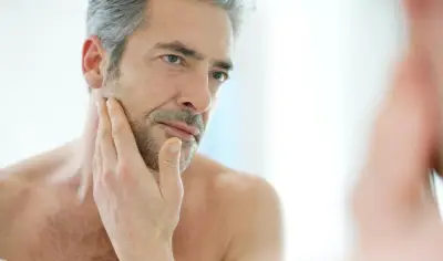 عادات يومية خاطئة تسرع ظهور علامات الشيخوخة