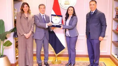 التضامن وبنك التعمير والإسكان يوزعان أجهزة تعويضية لطلاب الجامعات من ذوي الإعاقة