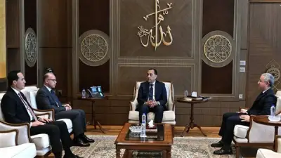 مدبولي يعين محمد عوض رئيساً لهيئة الاستثمار وإيمان منصور نائباً له