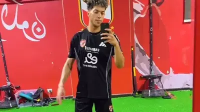 إمام عاشور يقترب من العودة لقيادة وسط الأهلي أمام الزمالك