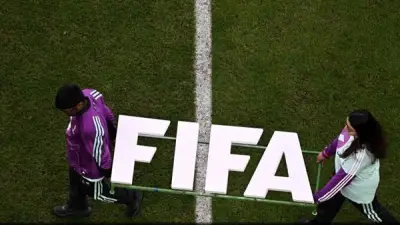 فيفا يطلق مشاورات لإلزام الأندية بإشراك لاعب شاب محلي في المباريات