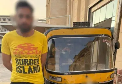 ضبط سائق توك توك يسير عكس الاتجاه في الجيزة