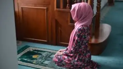 كيفية ختم الصلوات بالأذكار الصحيحة كما وردت في السنة النبوية