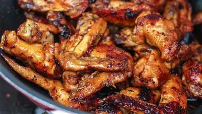 طريقة عمل أجنحة الدجاج المشوية بخطوات بسيطة ونكهة لا تقاوم