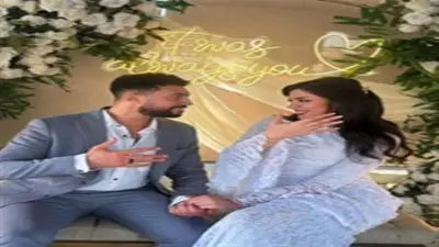 الشاعر عمرو المصري يحتفل بخطوبته على فتاة من خارج الوسط الفني