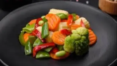 طريقة تحضير خضار سوتيه على البخار بنكهة المطاعم في منزلك