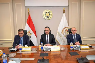 اجتماع وزاري ثلاثي يبحث تحقيق الاستقرار في الأسواق المصرية