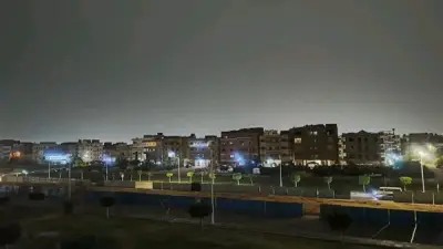 عاصفة ترابية بالمنيا تسبب سقوط أعمدة إنارة وشجرة على منزل وانهيار حائط