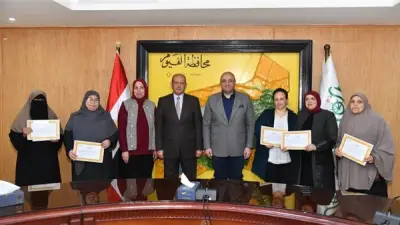 محافظ الفيوم يكرم الأمهات المثاليات في احتفالية بالديوان العام والوحدات المحلية