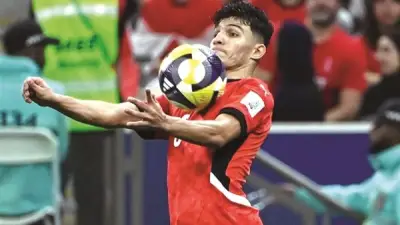 وزير الشباب والرياضة يتابع حالة إسلام عيسى بعد إصابته بقطع في الرباط الصليبي