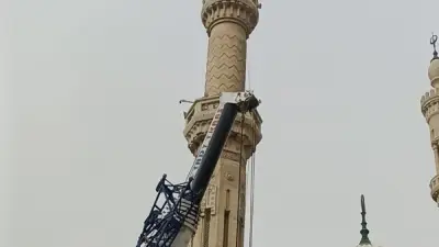 وزير الأوقاف يوجه بالتعامل العاجل مع ميل هلال مئذنة مسجد البحر في دمياط
