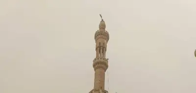 وزير الأوقاف يصدر قراراً عاجلاً بشأن مئذنة مسجد البحر في دمياط بعد حادث سقوطها