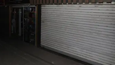 دوريات مكثفة لشرطة المرافق في الجيزة لضمان التزام المحال بقرار الإغلاق المسائي