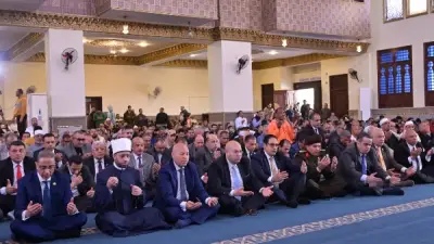 رئيس جامعة القاهرة يشارك في احتفالات الجيزة بعيدها القومي ويؤدي صلاة الجمعة