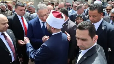 وزير الأوقاف يرتدي الزي الأزهري في احتفالات العيد القومي للجيزة وافتتاح معرض الحرف اليدوية