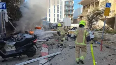 إعلام عبري: إصابة شخص وتدمير مبنى بصواريخ حزب الله في شمال إسرائيل