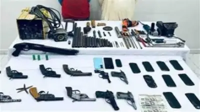 قانون الأسلحة والذخائر يحدد ضوابط نقل الأسلحة بين الأفراد والجهات المرخصة