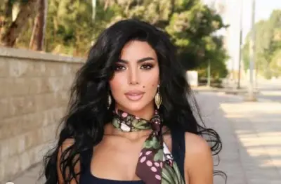 كارولين عزمي تثير الجدل بإطلالتها الجديدة على إنستجرام