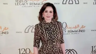 إلهام شاهين تخطف الأنظار بإطلالة سوداء تكشف عن رشاقتها الملفتة