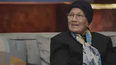 عيد ميلاد عواطف حلمي: رحلة فنية حافلة تنتهي بالاعتزال وارتداء الحجاب