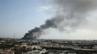 البحرين: الدفاع المدني يكافح حريقاً نجم عن عدوان إيراني على منشأة