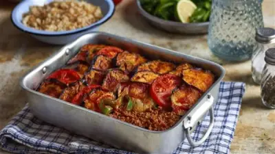 طريقة عمل المسقعة المصرية: خطوات سهلة ونتيجة مذهلة لعائلة سعيدة