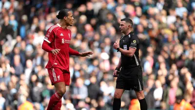 فان دايك يعتذر بعد هزيمة ليفربول الثقيلة أمام مانشستر سيتي في كأس الاتحاد الإنجليزي