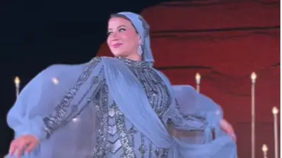 دينا ابنة هبة قطب تخطف الأنظار بإطلالة ساحرة في حفل زفاف شقيقتها