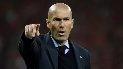 الهلال السعودي يقدم عرضاً خيالياً لضم زين الدين زيدان قبل توليه تدريب فرنسا