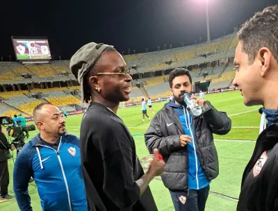 شيكو بانزا يساند الزمالك في مباراة المصري ببرج العرب.. تفاصيل الحضور الداعم