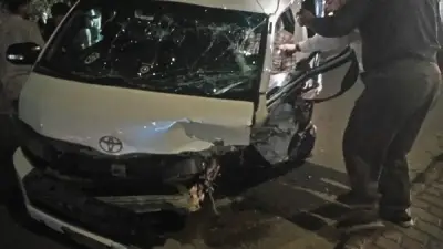 تصادم مروع بين ملاكي وميكروباص على وصلة دهشور يهشم السيارتين بالكامل