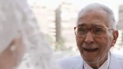 بعد إصابة الفنان عبد الرحمن أبو زهرة بورم في الرئة.. تفاصيل حالته الصحية وأعراض المرض