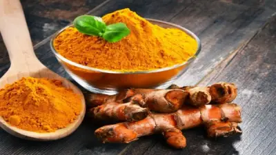 تعزيز فوائد الكركم: إضافة الزنجبيل والفلفل الأسود والعسل للوقاية من الأمراض