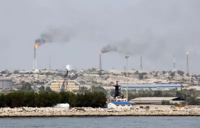 انقطاع التيار الكهربائي في أجزاء من جزيرة خرج بسبب الغارات الأمريكية الإسرائيلية