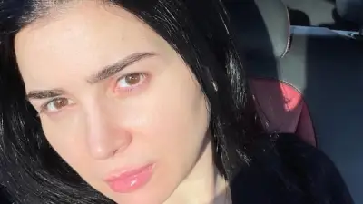 أحمد تيمور يغازل مي عز الدين في أحدث ظهور لها: الجمال عدا الكلام