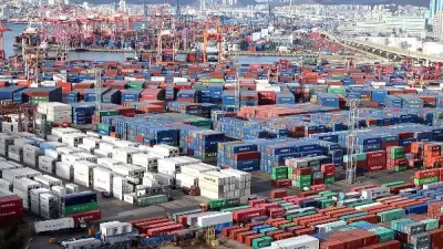 السمدوني: استمرار التهدئة قد يخفض أسعار النفط وتكاليف النقل تدريجياً