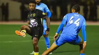 هاتريك بنزيما يقود الهلال للتفوق على الخلود برباعية في الشوط الأول من الدوري السعودي