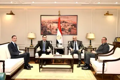 وزير التعليم يجتمع مع جوهري نبيلي لتعزيز الرياضة المدرسية في بناء شخصية الطالب