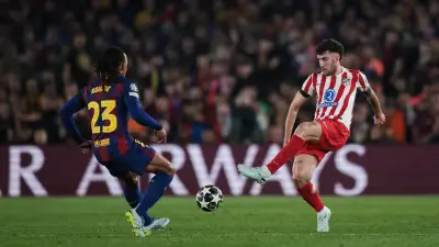 خبير تحكيمي يصف لقطة برشلونة وأتلتيكو في دوري الأبطال بـ