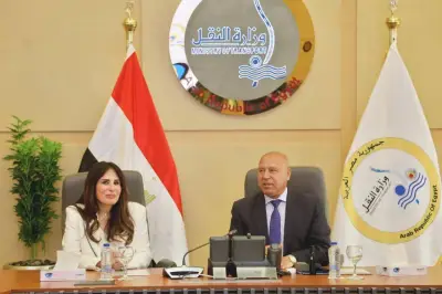 وزيرا النقل والإسكان يناقشان آلية تنظيم التنقل في المجتمعات العمرانية الجديدة