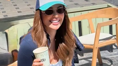 مي سليم تخطف الأنظار بإطلالة كاجوال صيفية وتتحدث عن تجربتها مع محمد حماقي