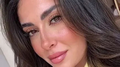 ميرنا نور الدين تخطف الأنظار بإطلالة صيفية كاجوال بألوان مبهجة عبر إنستجرام