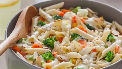 طريقة عمل مكرونة الوايت صوص: وصفة سريعة ولذيذة لوجبة غداء مميزة