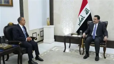 وزير الخارجية المصري يلتقي رئيس وزراء العراق ويؤكد على خفض التصعيد وتعزيز التنسيق العربي