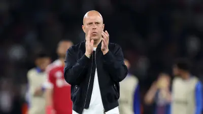 سلوت يؤكد على تحديات مواجهة فولهام ويعلق على مستقبله مع ليفربول